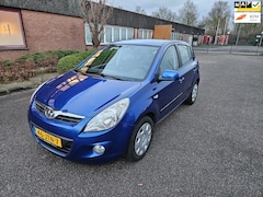 Hyundai i20 - 1.2i DynamicVersion Airco Boekjes Nap