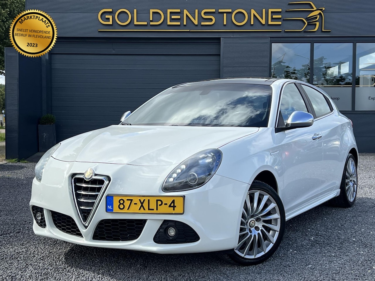 Alfa Romeo Giulietta - 1.4 T Distinctive Navi,Pano,Clima,Cruise,PDC,N.A.P,Nieuwe APK bij Aflevering - AutoWereld.nl