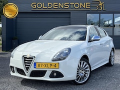 Alfa Romeo Giulietta - 1.4 T Distinctive Navi, Pano, Clima, Cruise, PDC, N.A.P, Nieuwe APK bij Aflevering