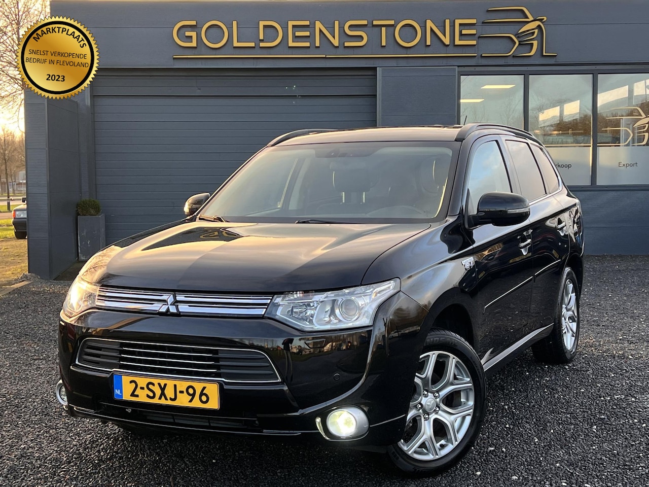 Mitsubishi Outlander - 2.0 PHEV Instyle 2e Eigenaar,Navi,Schuifdak,Camera,Clima,Cruise,PDC V+A,Leder,Trekhaak,N.A - AutoWereld.nl