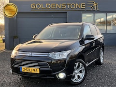 Mitsubishi Outlander - 2.0 PHEV Instyle 2e Eigenaar, Navi, Schuifdak, Camera, Clima, Cruise, PDC V+A, Leder, Trek