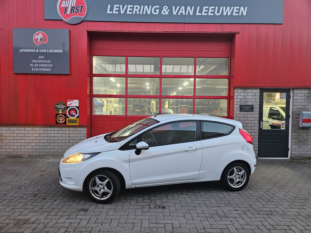 Ford Fiesta - 1.25 Limited 1ste eigenaar/ Airco/ Electrische ramen voor/ Rijklaarprijs - AutoWereld.nl