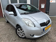 Toyota Yaris - 1.3 VVTi Terra / Clima / Keyless / AUT / 5DRS