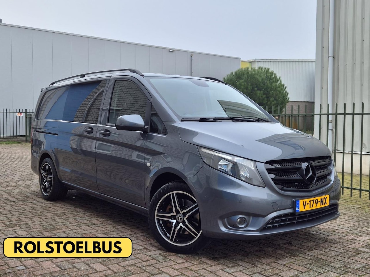 Mercedes-Benz Vito - 2.1 Aut. Rolstoelbus L2 4+1 Airco-Nav-Camera - AutoWereld.nl