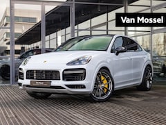 Porsche Cayenne Coupé - 4.0 Turbo S E-Hybrid 680 PK | CARBON DESIGN PAKKKET | KEYLESS | HEAD UP DISPLAY | 18-WEG M