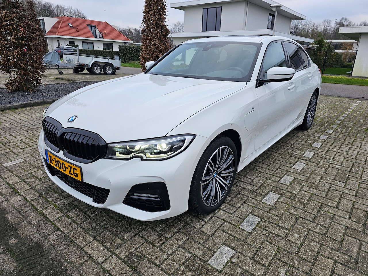 BMW 3-serie - 330e High Executive M-sport - AutoWereld.nl