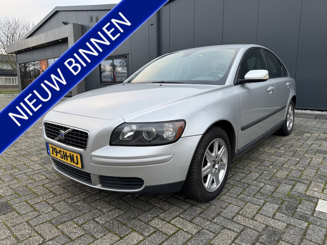 Volvo S40 - 1.8 Kinetic NETTE AUTO AIRCO CRUISE NW. APK. TREKHAAK. - AutoWereld.nl