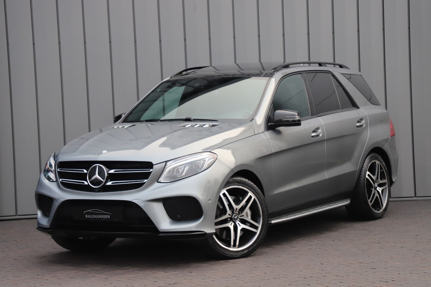 Mercedes-Benz GLE-Klasse - 43 AMG 4-Matic Aut9 | 367PK | Pano | Distronic | Keyles-go | Stoelkoeling | Carbon | Sfeer - AutoWereld.nl