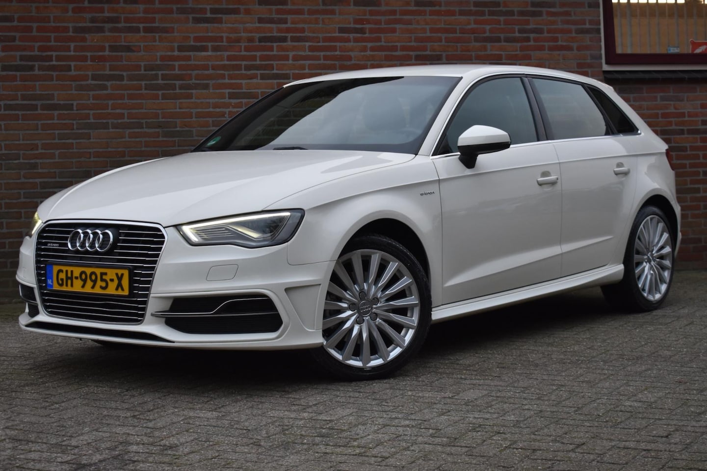 Audi A3 Sportback - 1.4 e-tron PHEV Ambition Pro Line plus '15 LED Clima Navi Inruil mogelijk - AutoWereld.nl