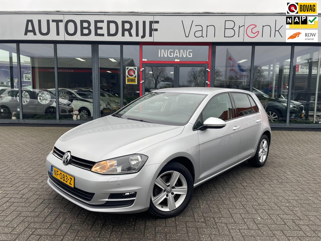 Volkswagen Golf - 1.2 TSI Highline | Elek. ramen | Stoelverwarm.| Parkeersensoren V+A - AutoWereld.nl