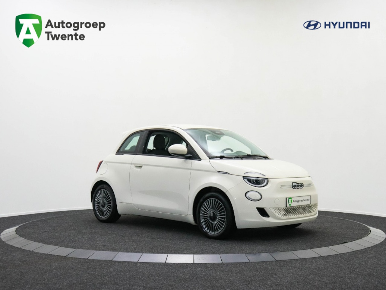 Fiat 500 - Icon 42 kWh | Private lease 299.- pm | - AutoWereld.nl