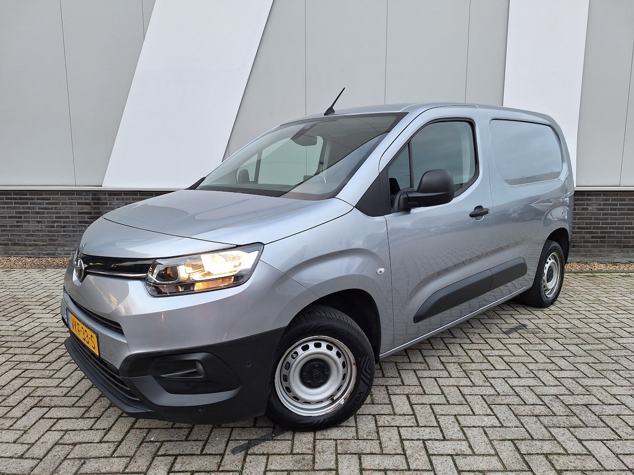 Toyota ProAce City - 1.5 D-4D Professional | Navi | Trekhaak | PDC v+a | Cruise control | EX BTW - AutoWereld.nl