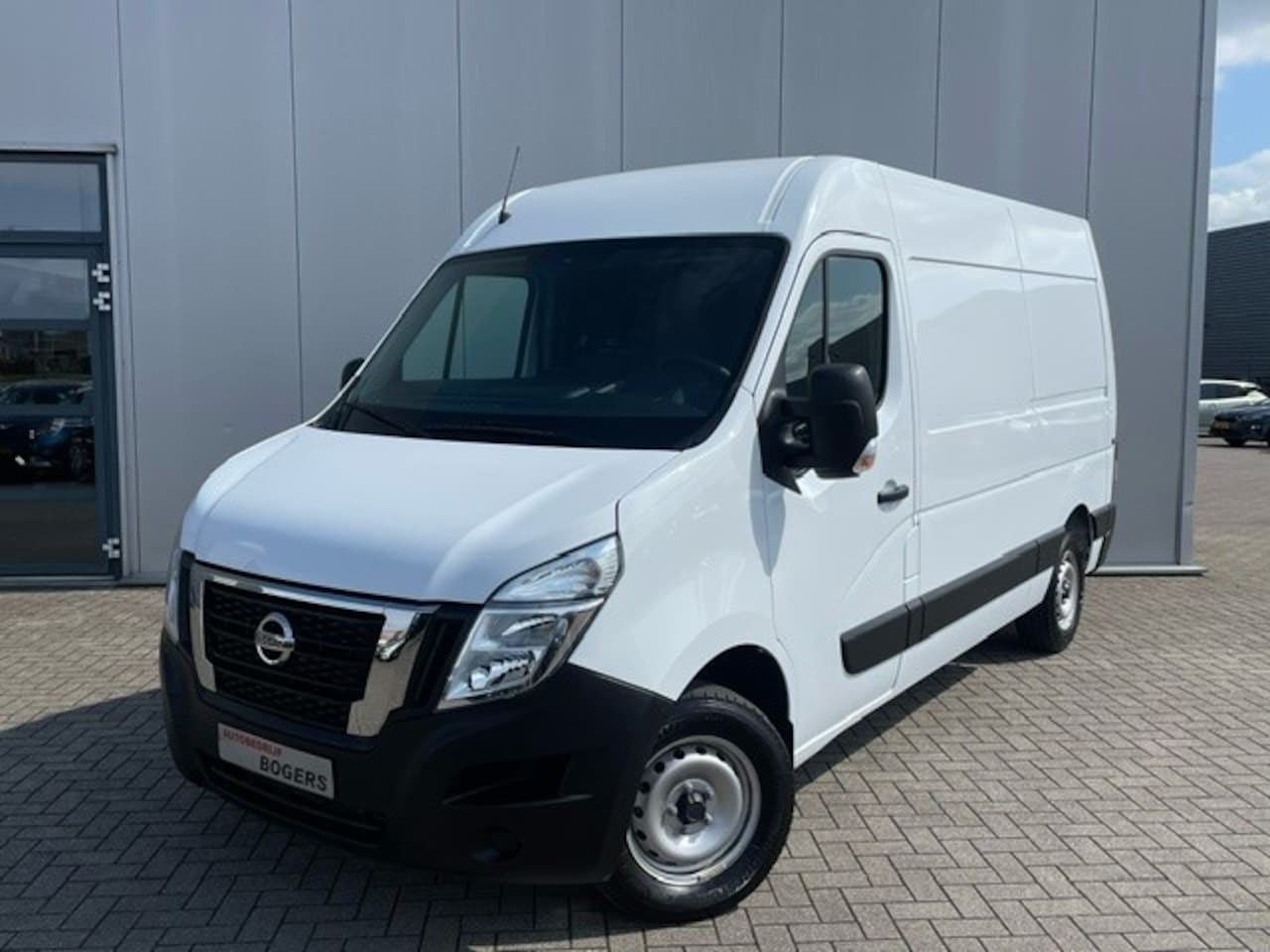 Renault Master - 2.3 dCi 135 L2H2 Comfort ( Nissan Interstar) Airco, Cruise Control, Parkeersensoren, Radio - AutoWereld.nl