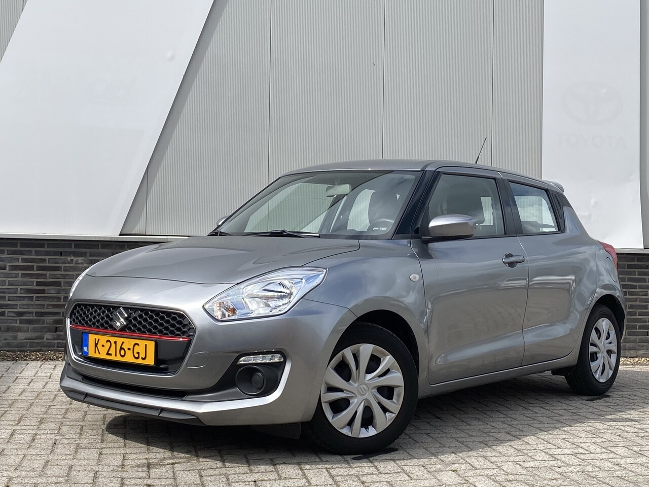 Suzuki Swift - 1.2 Comfort GT Smart Hybrid NL Auto Originele Spoiler en Dubbele uitlaat Dealer Onderhoude - AutoWereld.nl