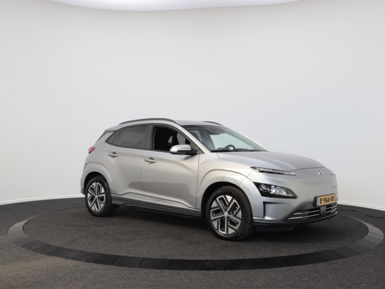 Hyundai Kona Electric - EV Fashion 64 kWh | Navigatie | Keyless entry | PL 499 pm - AutoWereld.nl