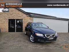 Volvo V70 - 2.4 D5 AWD MOMENTUM, Leder, AUT, Cruise