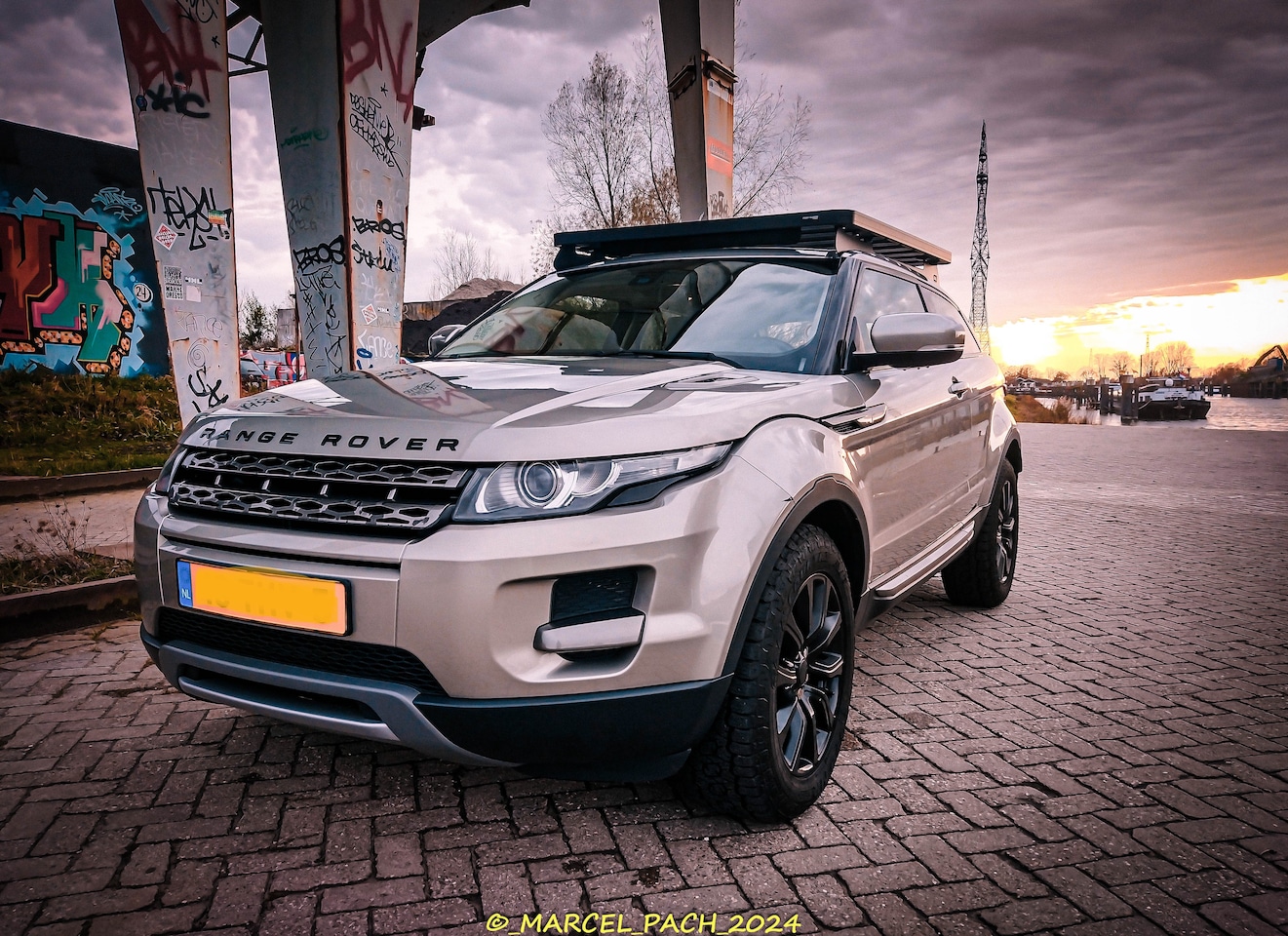 Land Rover Range Rover Evoque Coupé - 2.2 TD4 4WD Prestige offgrid - AutoWereld.nl