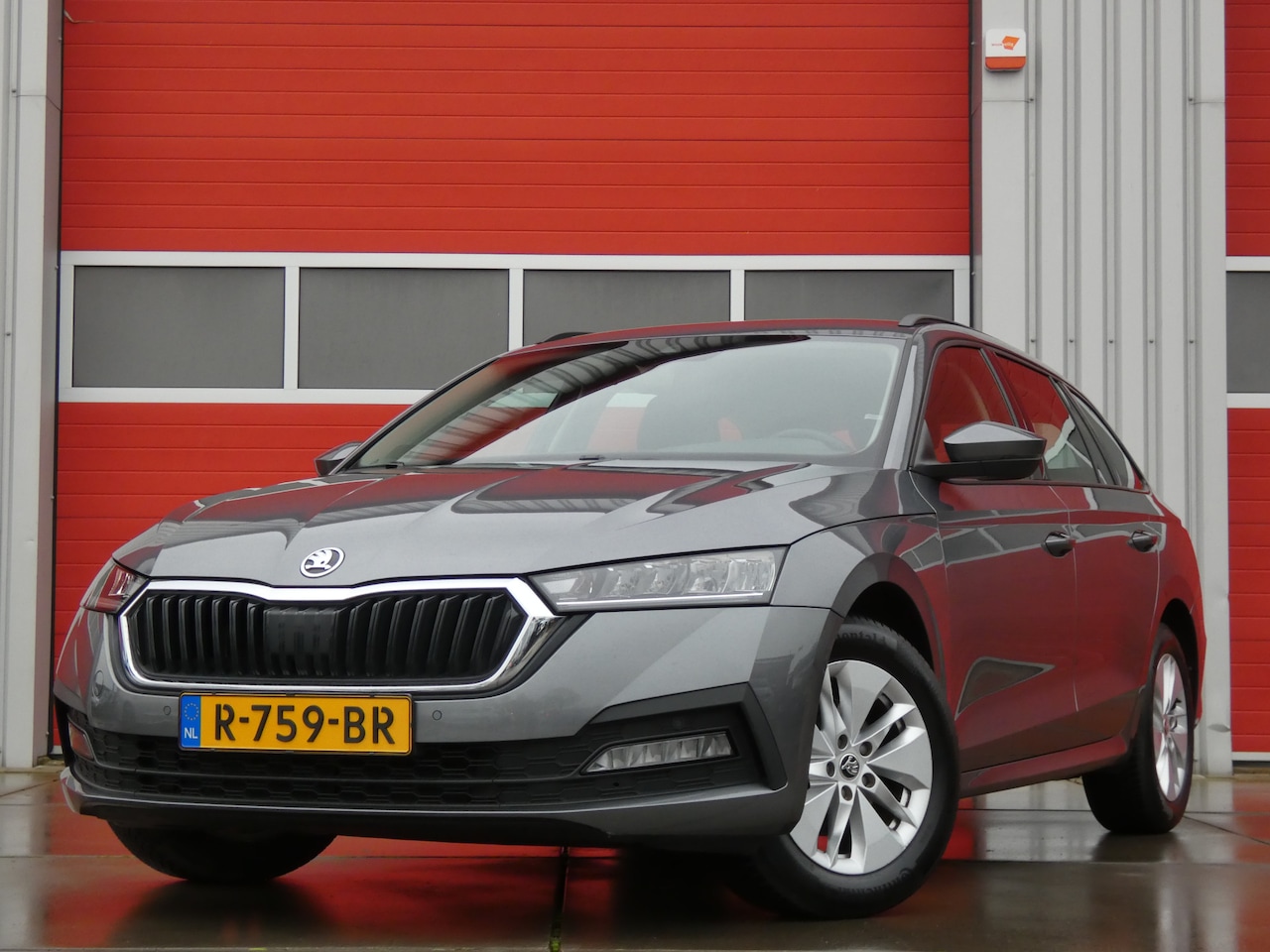 Skoda Octavia Combi - 1.0 e-TSI Business Edition/ automaat! - AutoWereld.nl