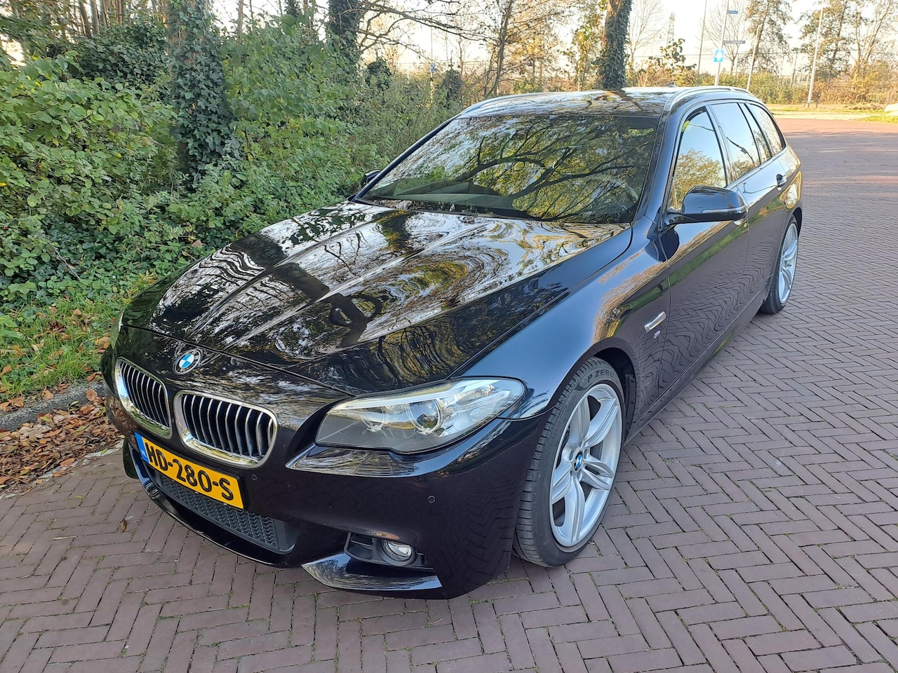 BMW 5-serie Touring - 520d M Sport High Executive Volledig M pakket. LCI 190 pk - AutoWereld.nl