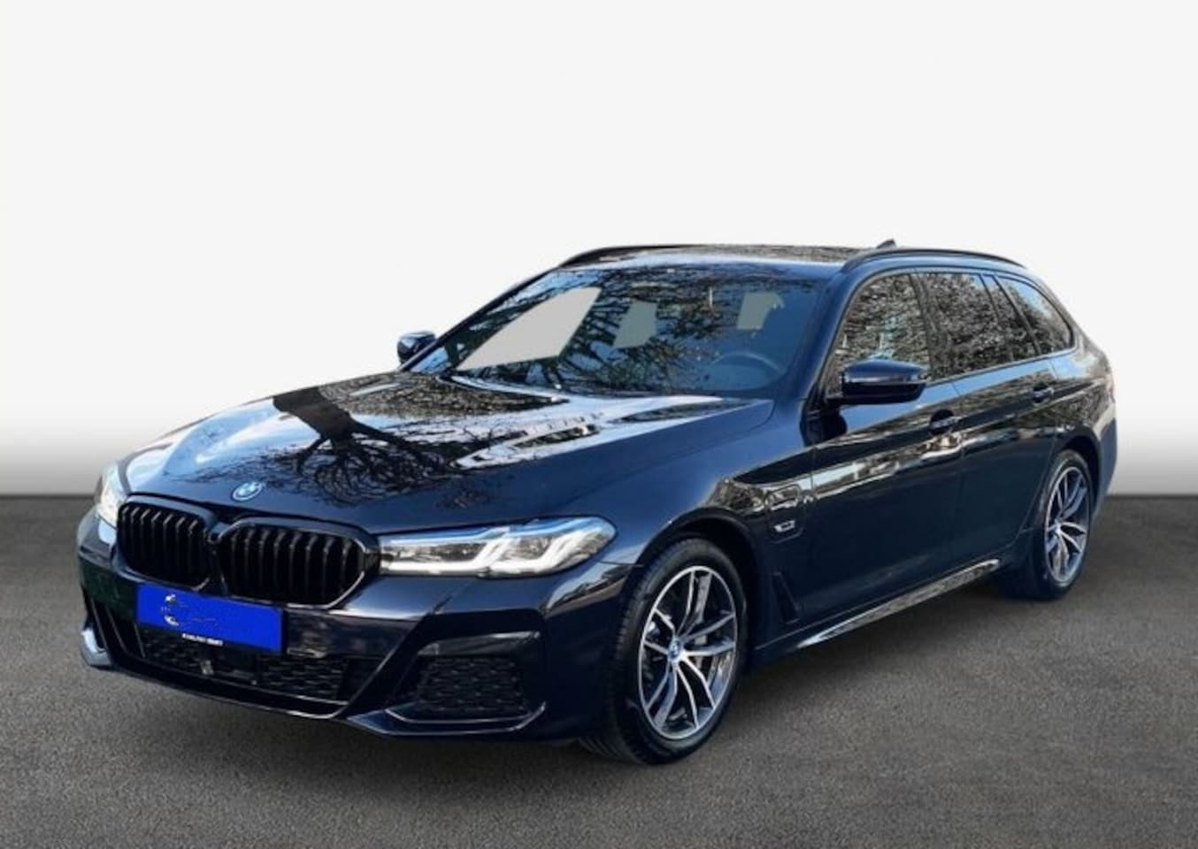 BMW 5-serie Touring - 530e M-SPORT ** LASER, NAVI+, LEDER, PANORAMA, HuD, DR. ASS+, HiFi ** 1e EIG - BMW GARANTI - AutoWereld.nl