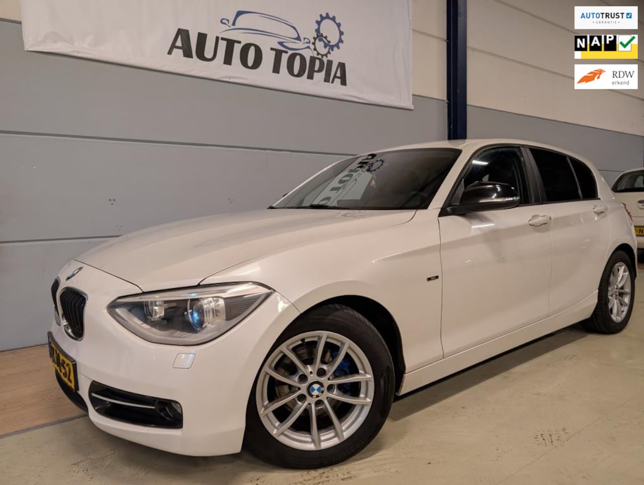 BMW 1-serie - 116i EDE Upgrade Edition Sport * Groot Navi - Leder * - AutoWereld.nl