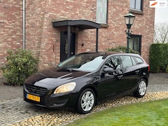 Volvo V60 - 1.6 T4 Automaat 180pk Kinetic Navi