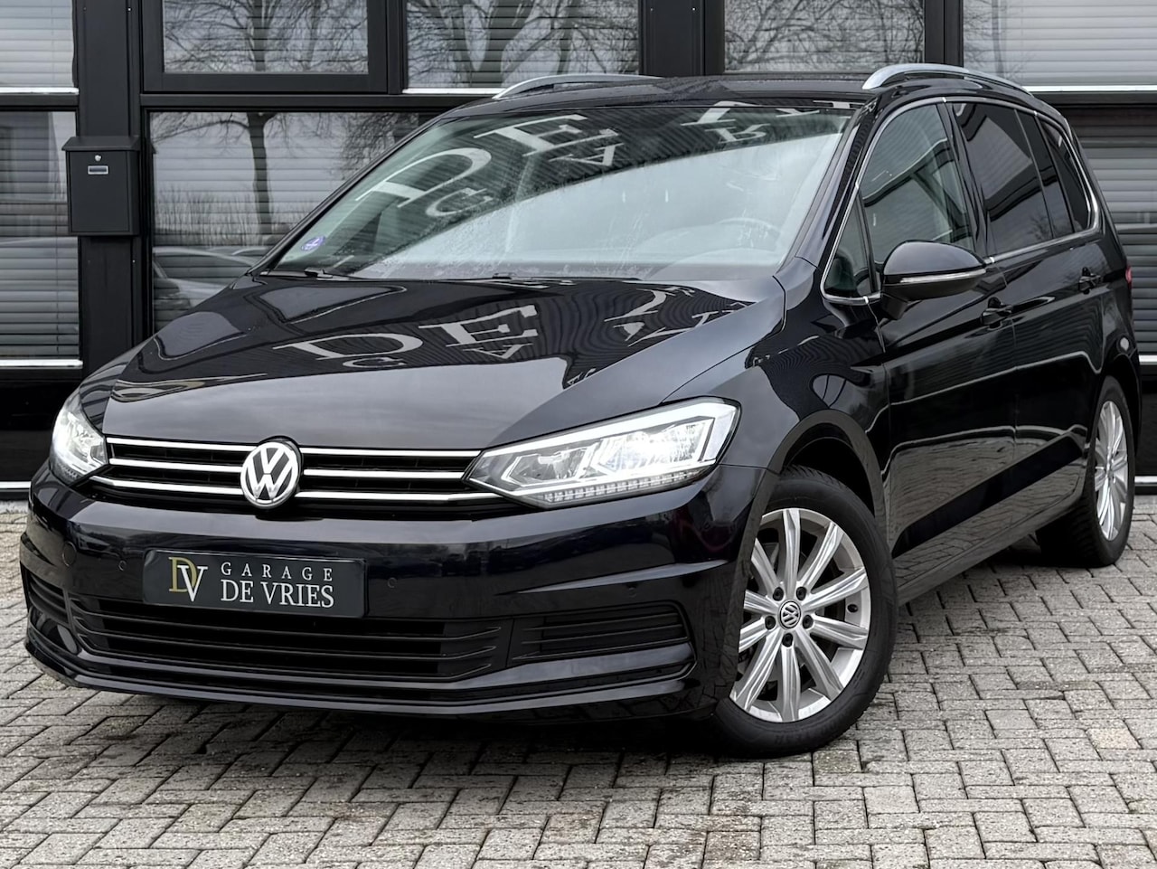 Volkswagen Touran - 1.4 TSI Highline 7p CarPlay Massagestoelen Trekhaak Garantie - AutoWereld.nl