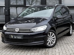 Volkswagen Touran - 1.4 TSI Highline 7p CarPlay Massagestoelen Trekhaak Garantie