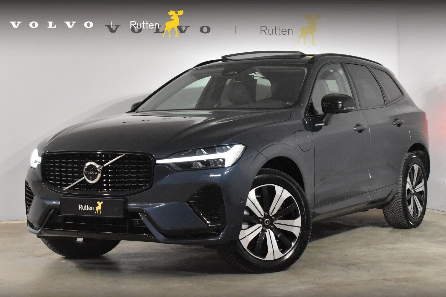 Volvo XC60 - T6 350PK Long Range AWD Plus Dark / Panoramadak / Lighting Pack / Extra getint glas / 360 - AutoWereld.nl