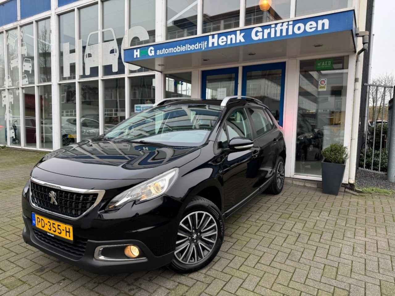 Peugeot 2008 - 1.2 PureTech Blue Lion I Navigatie I Cruise control I PDC I Blue - AutoWereld.nl