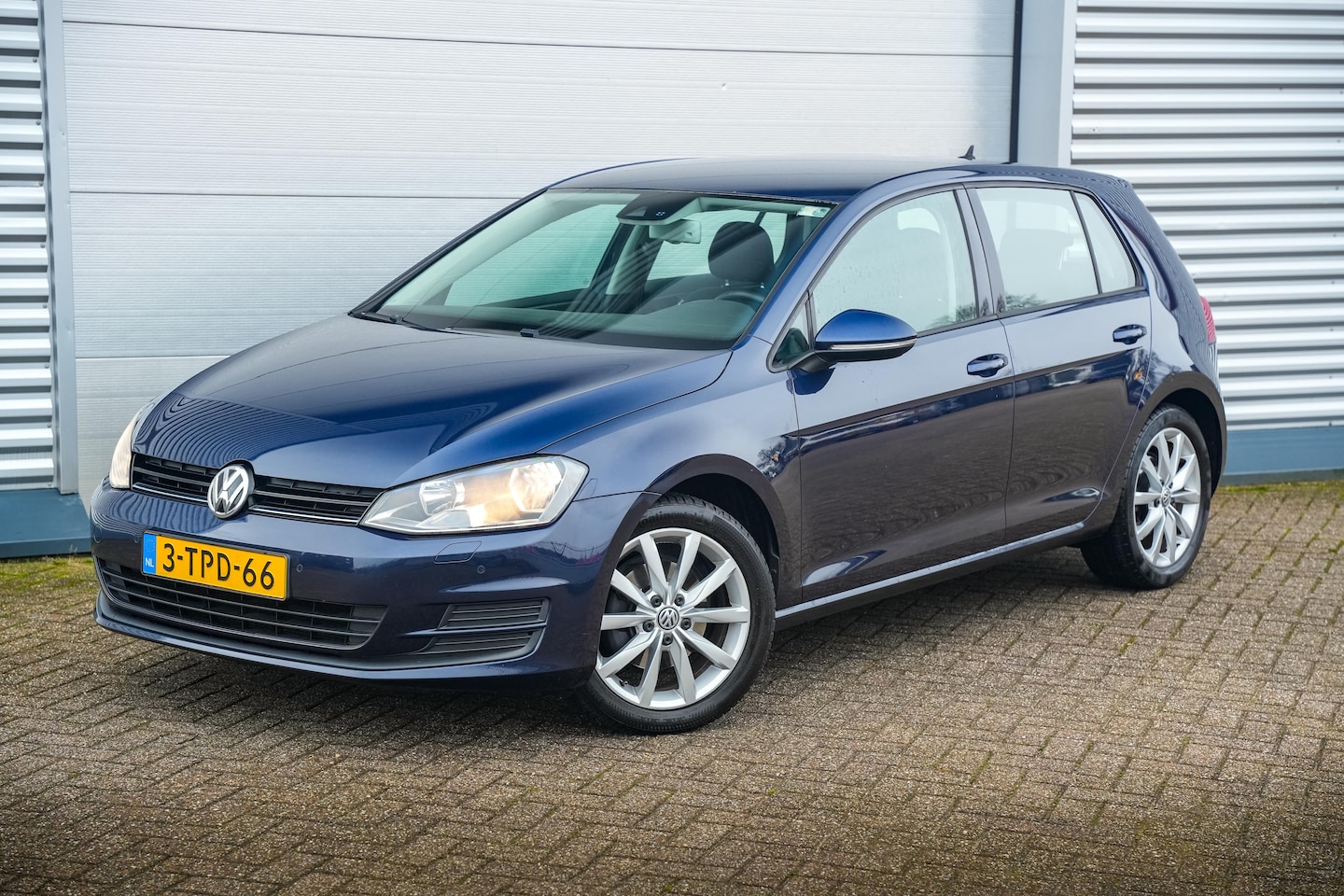 Volkswagen Golf - 1.4 TSI ACT Highline 140PK DSG Navi Camera Stoelverw. Trekhaak - AutoWereld.nl