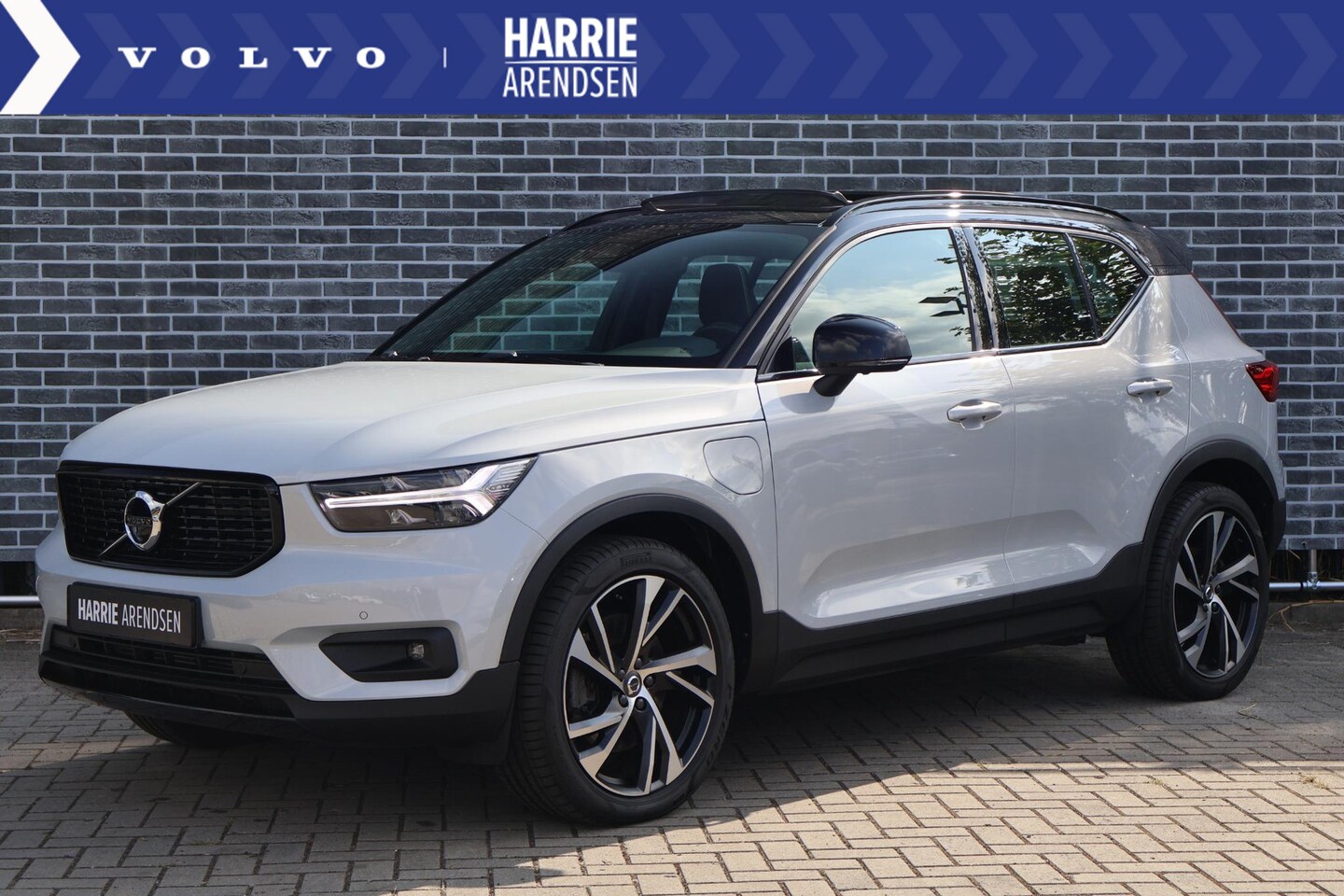 Volvo XC40 - T5 Twin Engine R-Design | Panoramadak | 360 camera | 20 inch velgen | BLIS dode hoek detec - AutoWereld.nl