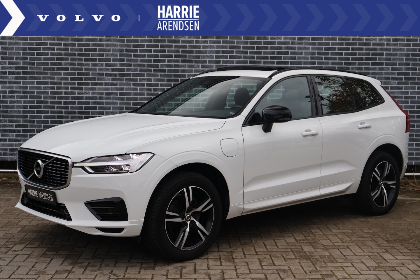 Volvo XC60 - 2.0 T8 Twin Engine AWD R-Design | Adaptieve Cruise Control | Trekhaak | Schuif -/ Kantel d - AutoWereld.nl