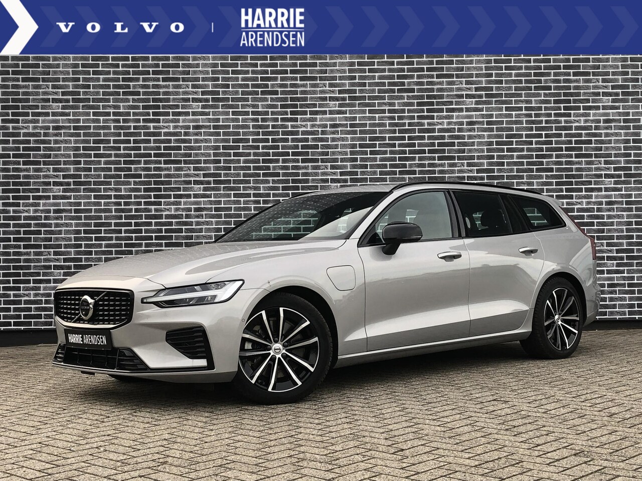 Volvo V60 - 2.0 T6 Plug-in hybrid AWD Plus Dark - AutoWereld.nl