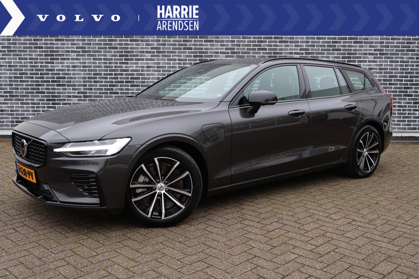 Volvo V60 - 2.0 T6 Plug-in hybrid AWD Plus Dark - AutoWereld.nl