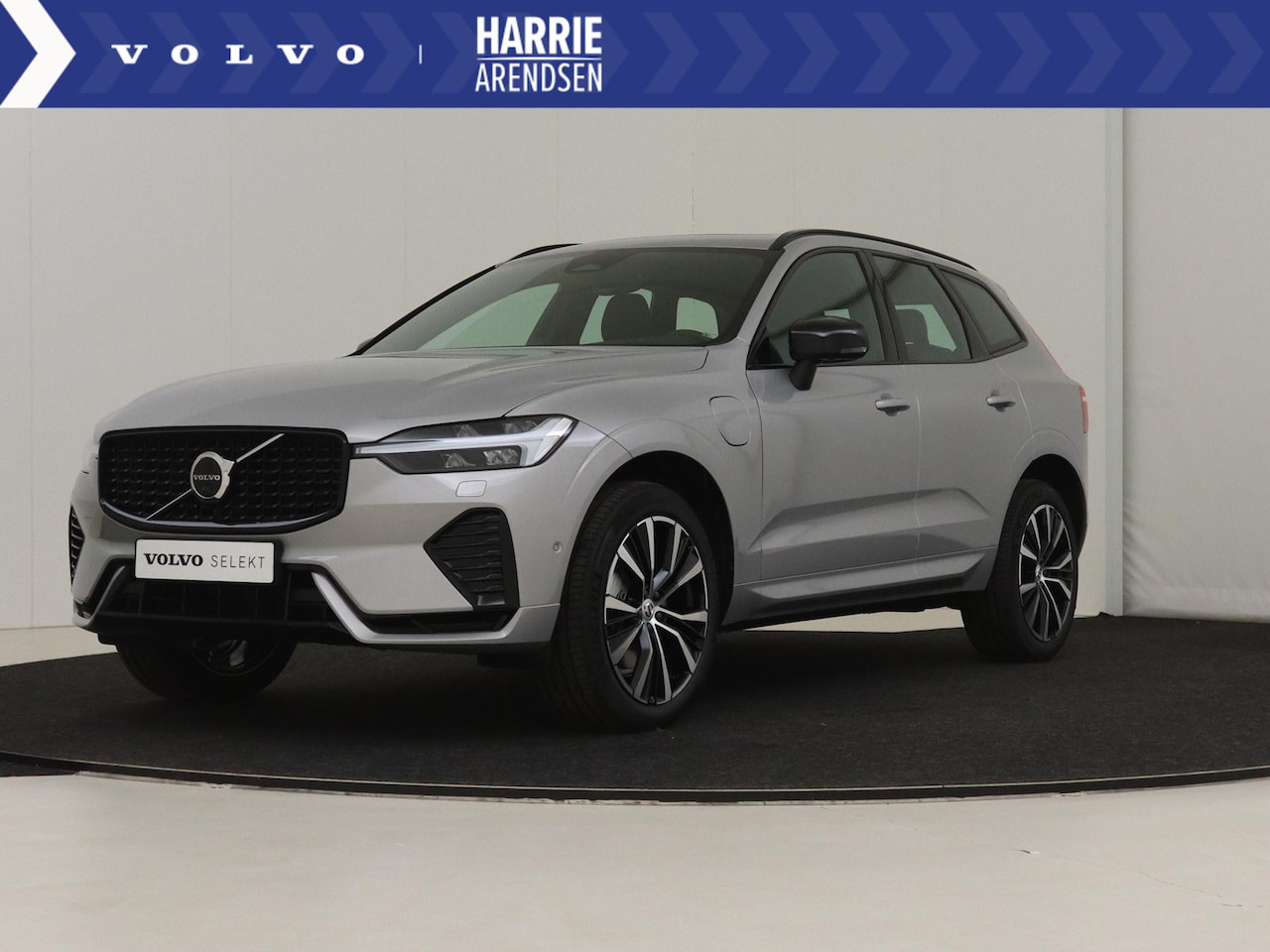 Volvo XC60 - 2.0 T6 Plug-in hybrid AWD Ultimate Dark | Bowers & Wilkins audio | Luchtvering | Trekhaak - AutoWereld.nl