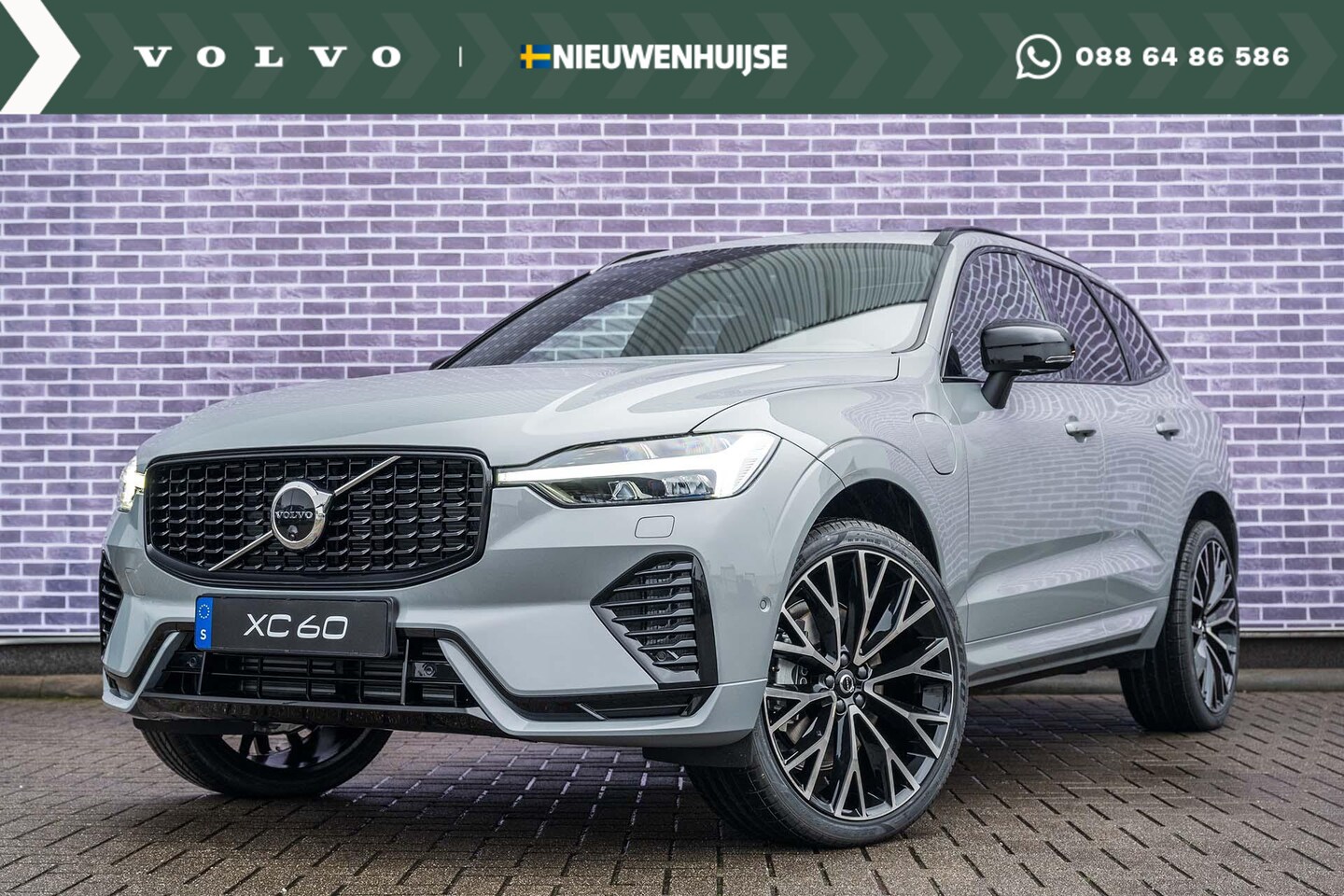 Volvo XC60 - T8 Recharge AWD Ultra Dark Long range | Panoramadak |22'' Velgen | Contourstoelen | Harman - AutoWereld.nl