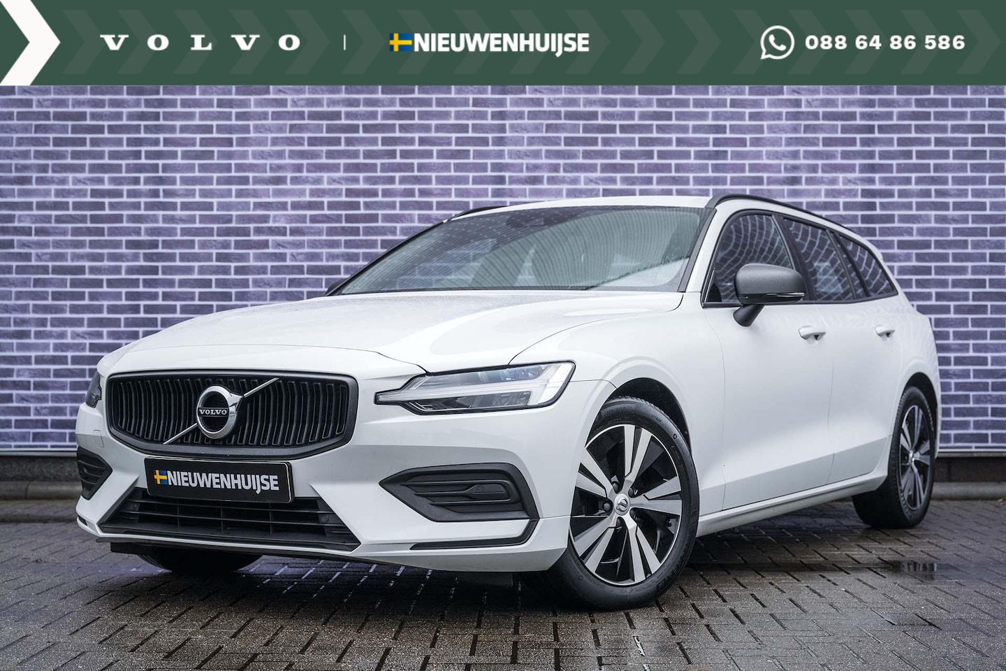 Volvo V60 - 2.0 B3 Momentum Advantage | Lederen bekleding | Stoel- en stuurverwarming | Navigatie | DA - AutoWereld.nl