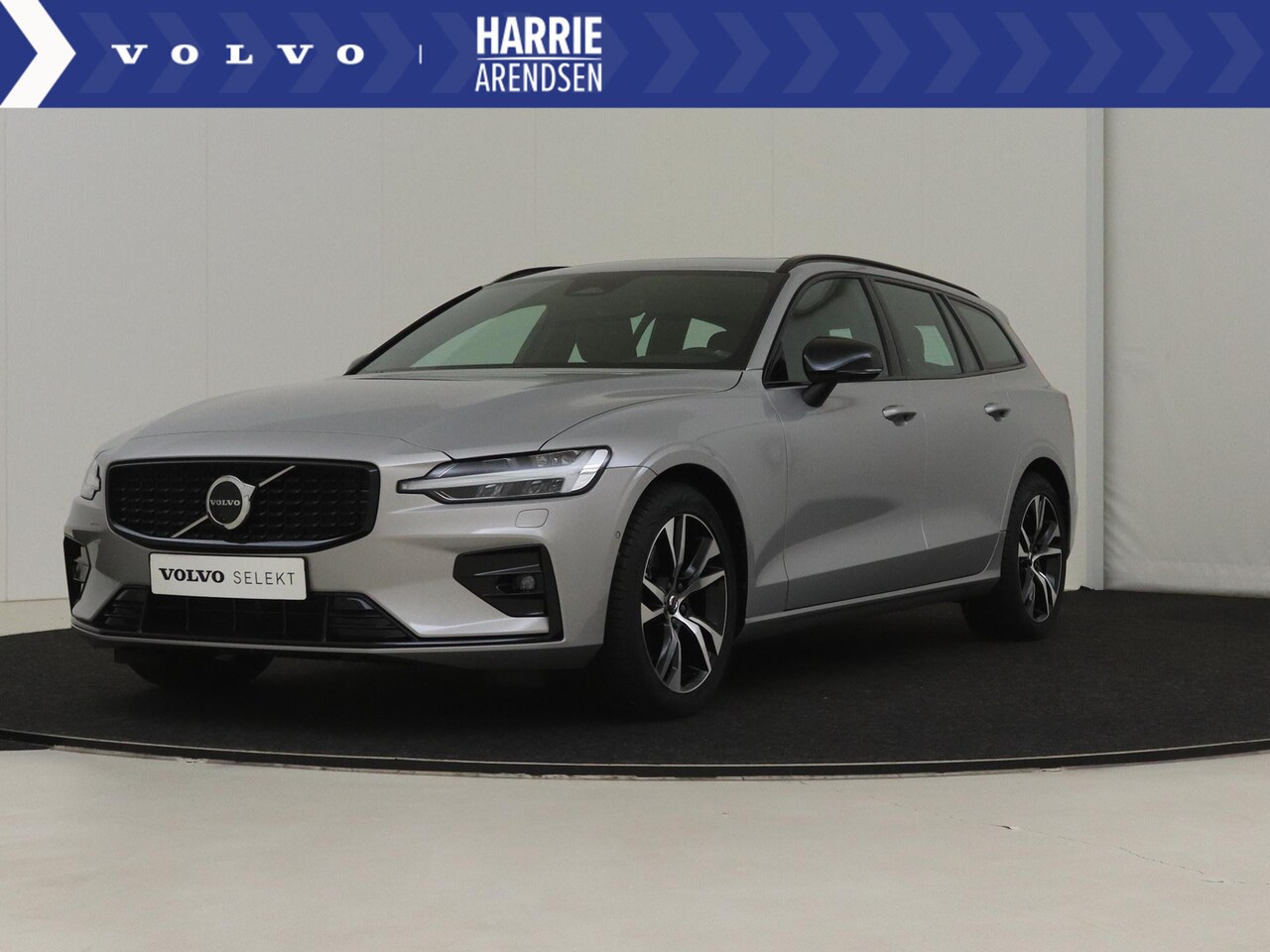 Volvo V60 - 2.0 B3 Ultimate Dark | Trekhaak | Schuif/kanteldak | Rondomzicht camera | Stoel/Stuur verw - AutoWereld.nl