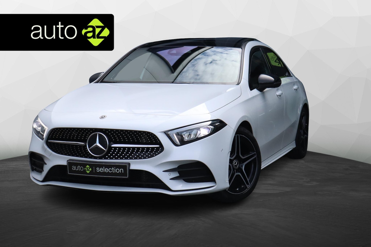 Mercedes-Benz A-klasse - 200 Premium Plus AMG Line / Sfeerverlichting / Panorama - AutoWereld.nl