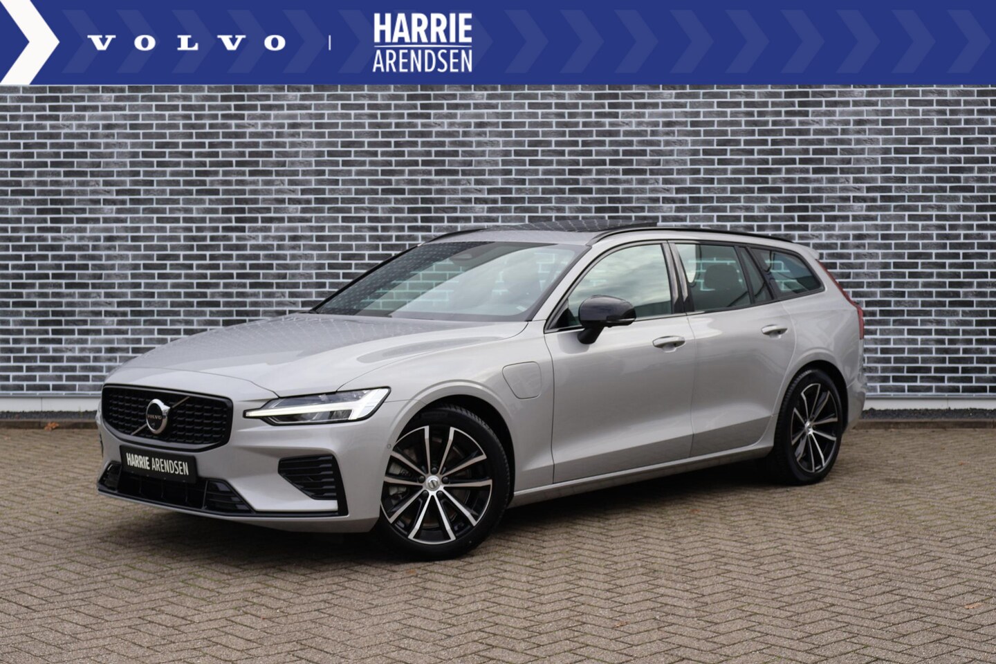 Volvo V60 - 2.0 T6 Plug-in hybrid AWD Plus Dark - AutoWereld.nl