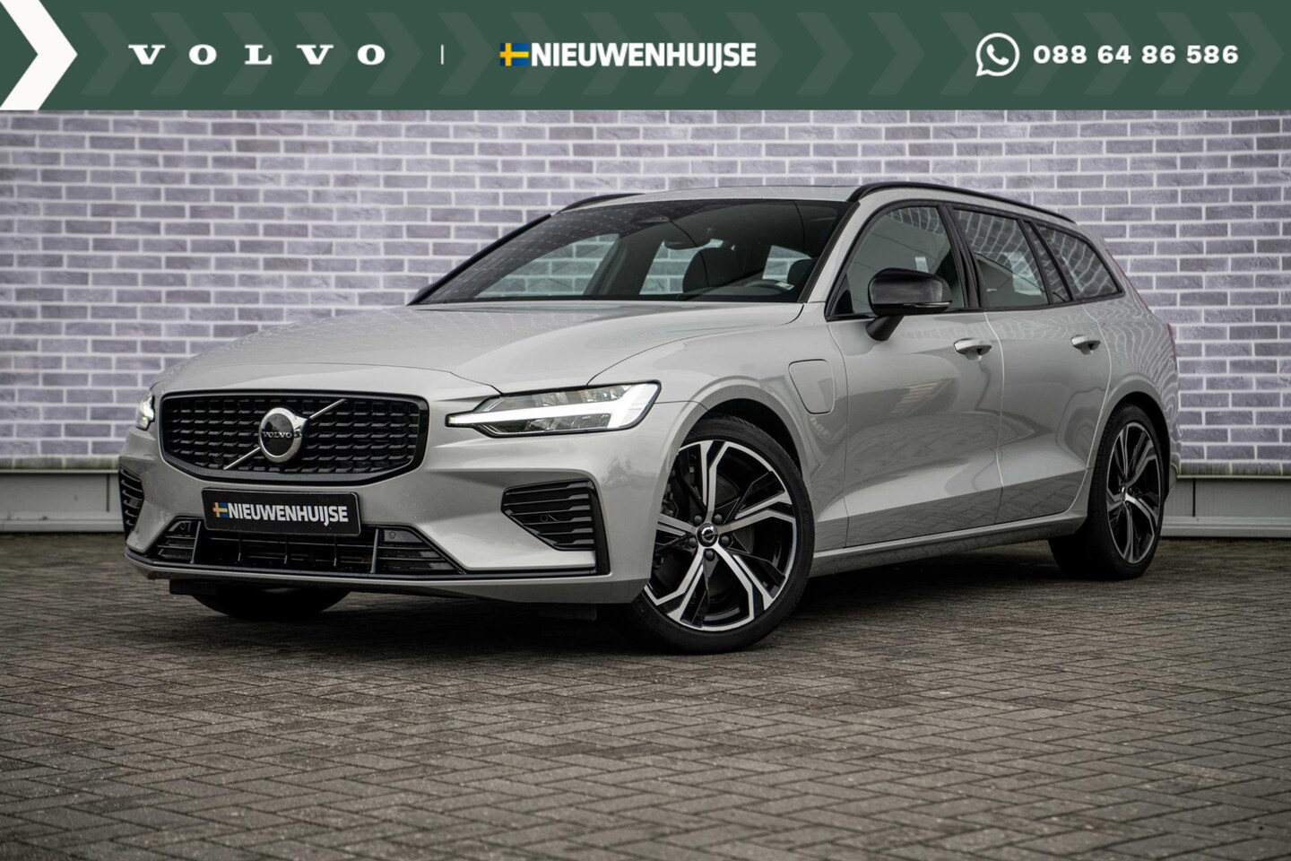 Volvo V60 - 2.0 T6 Plug-in hybrid AWD Plus Dark | Long range | Adaptieve cruise control | Panorama dak - AutoWereld.nl