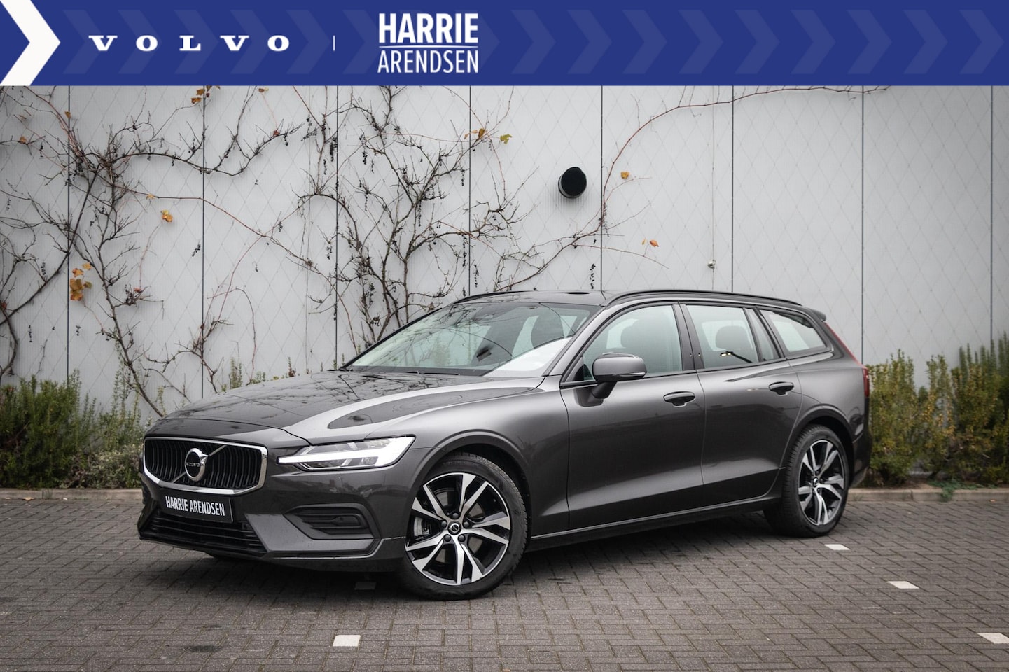 Volvo V60 - B3 Aut.7 Essential Edition | Adaptieve Cruise Control | Trekhaak | Stoel + Stuurverwarming - AutoWereld.nl