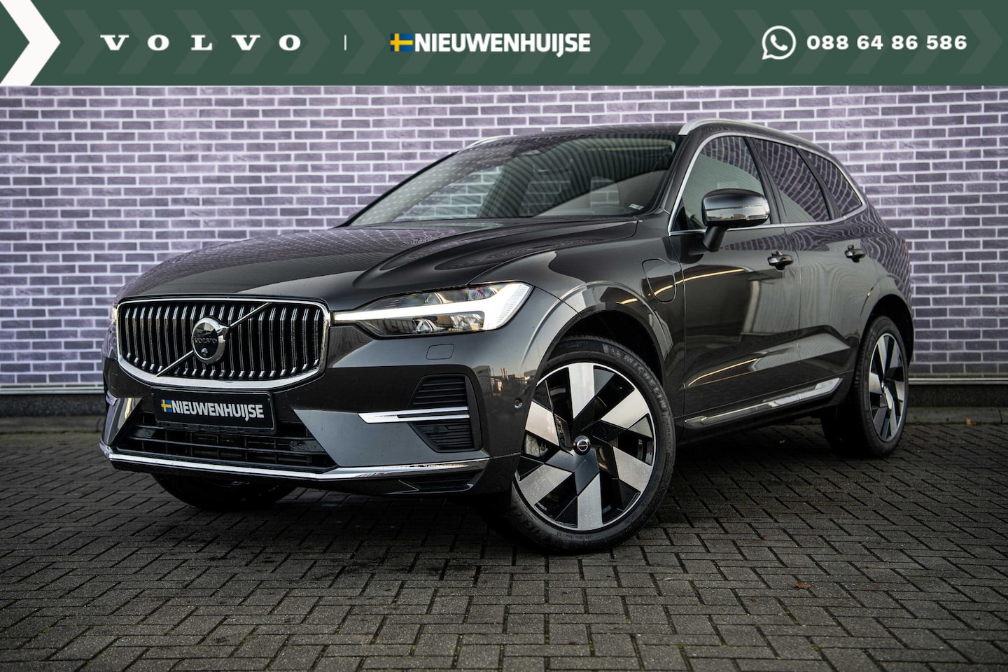 Volvo XC60 - T6 Recharge AWD Ultimate Bright Long Range | Parkeerverwarming | Head-up Display | 360° Ca - AutoWereld.nl