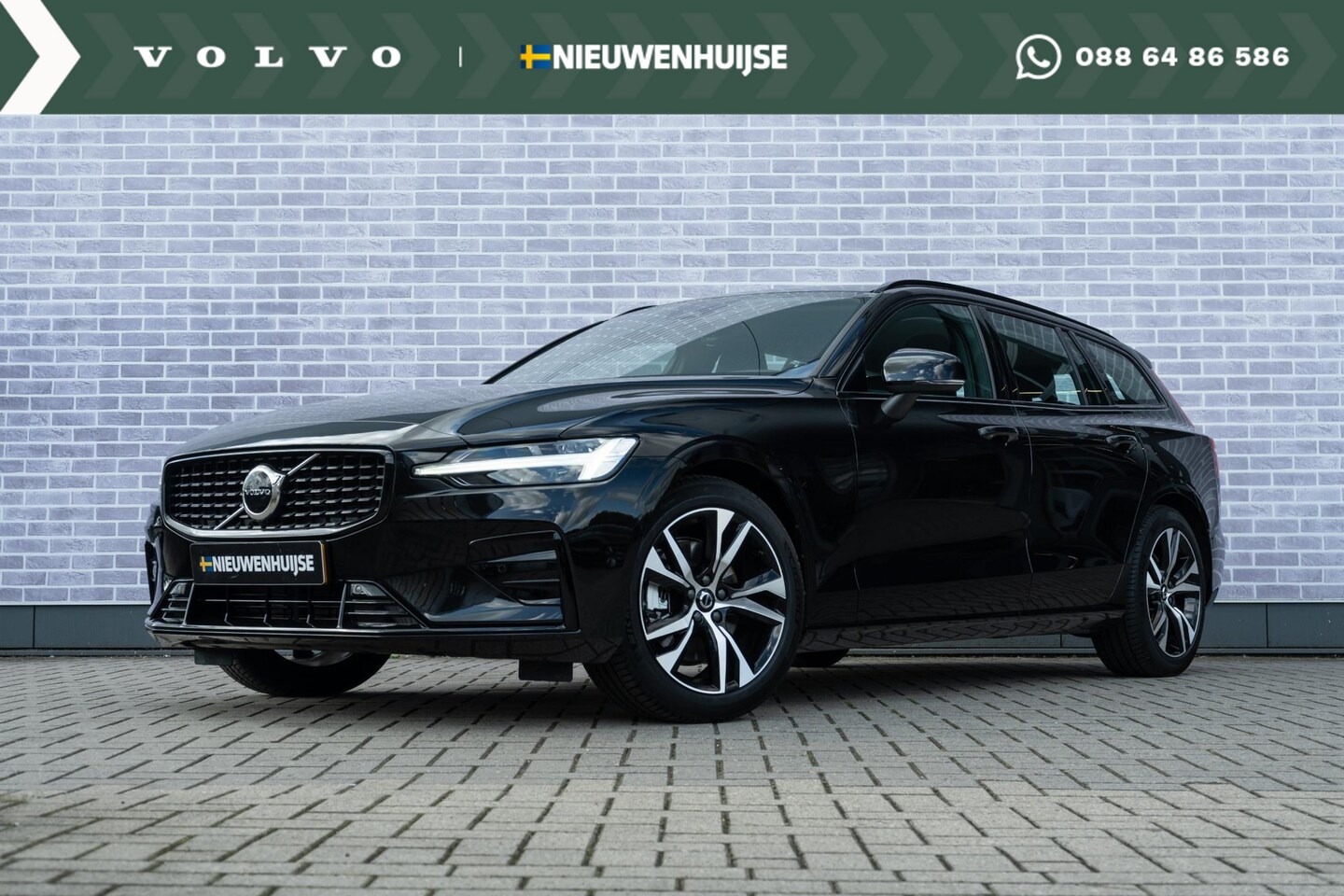 Volvo V60 - 2.0 B4 Plus Dark | Google | Adaptieve Cruise| Memory | Zitverlening | Trekhaak | Lederen b - AutoWereld.nl