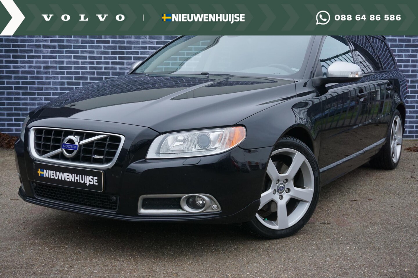 Volvo V70 - 2.0T R-Edition | stoelverwarming | Navigatie | Regen sensor | High Performance Audio | Act - AutoWereld.nl