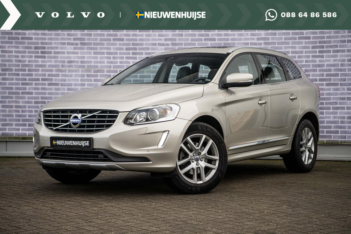 Volvo XC60 - 2.0 T5 Polar+ | Panoramadak | Trekhaak | Stoelverwarming | Xenon | Powerseats | Parkeercam - AutoWereld.nl