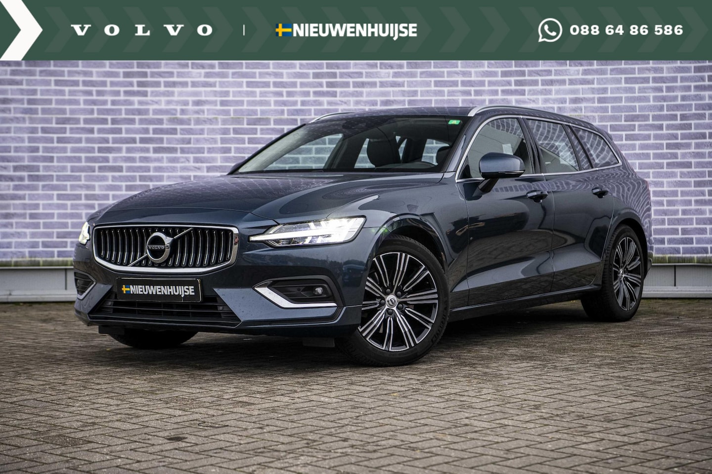 Volvo V60 - 2.0 B4 Inscription | Trekhaak | Panorama dak | Adaptieve cruise control | Dode hoek detect - AutoWereld.nl