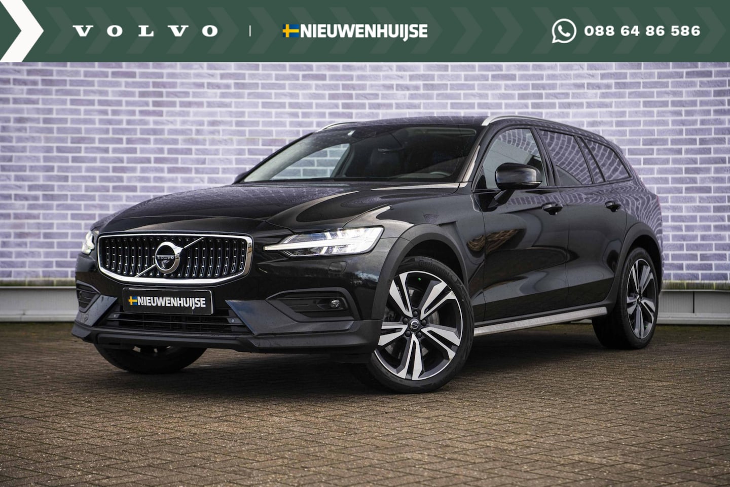 Volvo V60 Cross Country - 2.0 B5 AWD Pro | Bowers & Wilkins audio | 360 Camera | Stoelventilatie | 19 inch velgen | - AutoWereld.nl