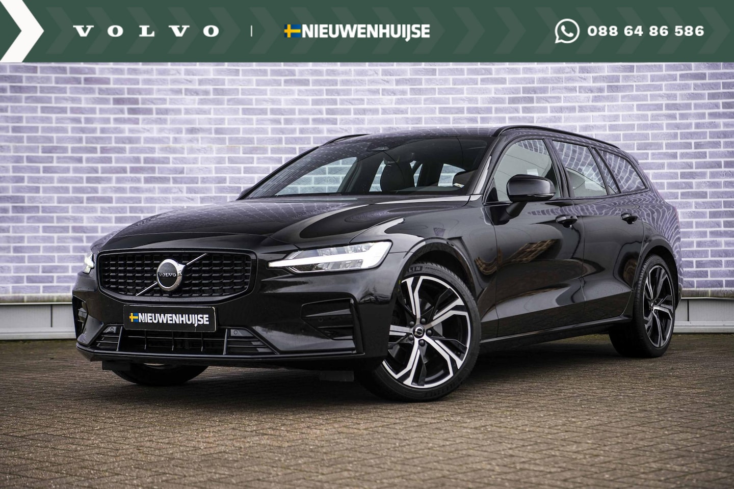 Volvo V60 - 2.0 B4 Plus Dark | Adaptive Cruise Control | Panoramadak | 19” | Camera | Apple Carplay | - AutoWereld.nl